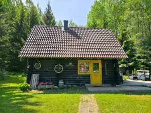 Home kahekorruseline atsikivi saunamaja