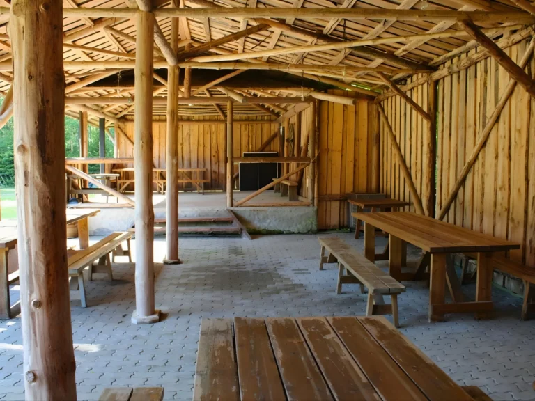 Home peosaal atsikivi puhketalus